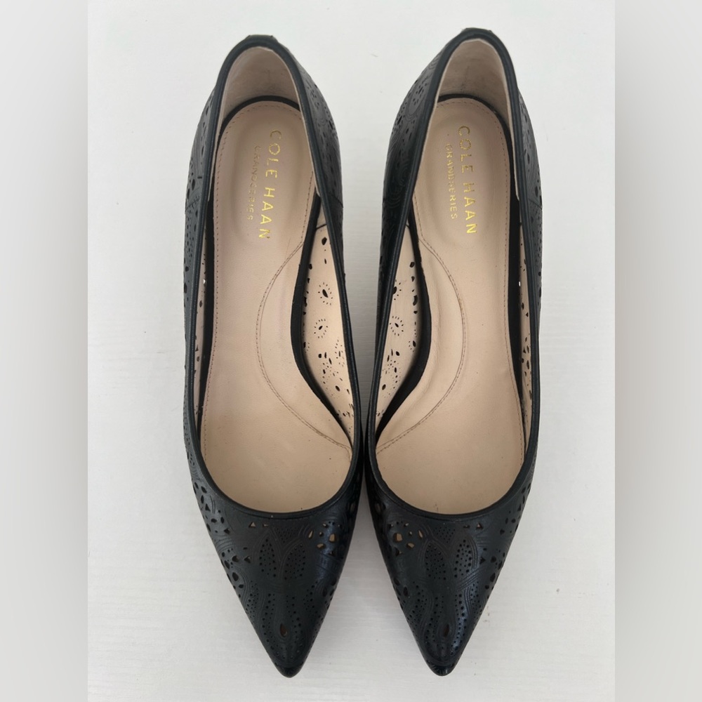 Cole Haan Black Leather Vesta 65mm Heel Pump Floral Lasercut Print Sz 6.5 B EUC